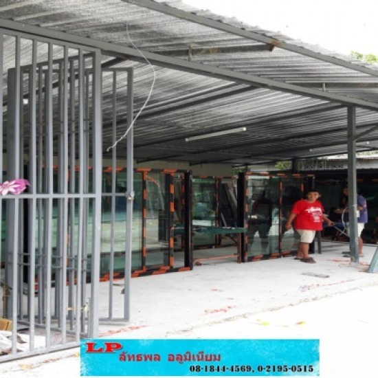 ติดตั้งหน้าต่างบานเลื่อน บางใหญ่ - ร้านลัทธพล อลูมิเนียม - ติดตั้งหน้าต่างบานเลื่อน  กระจกบานเลื่อน  ประตูบานสไลด์  หน้าต่างกระจกบานเลื่อน  หน้าต่างบานเลื่อน  ช่างบานเลื่อน นนทบุรี 