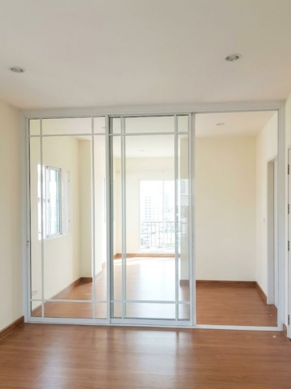 ประตูบานเลื่อน (Sliding Doors)